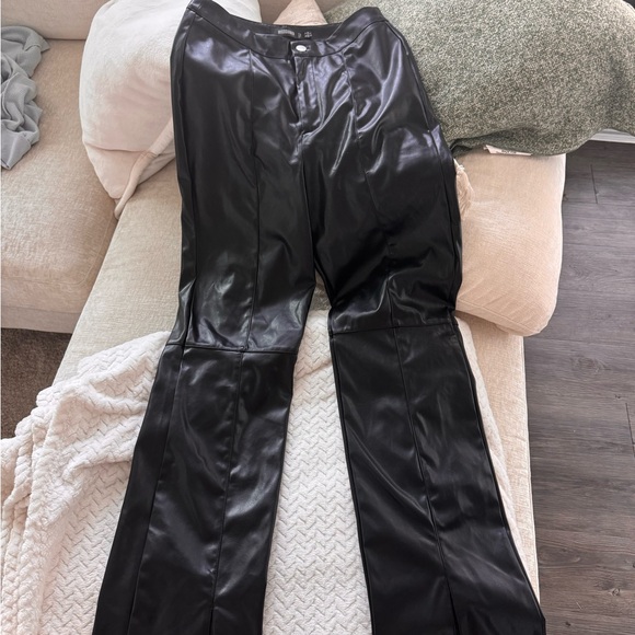 Misguided leather pants - Picture 2 of 4